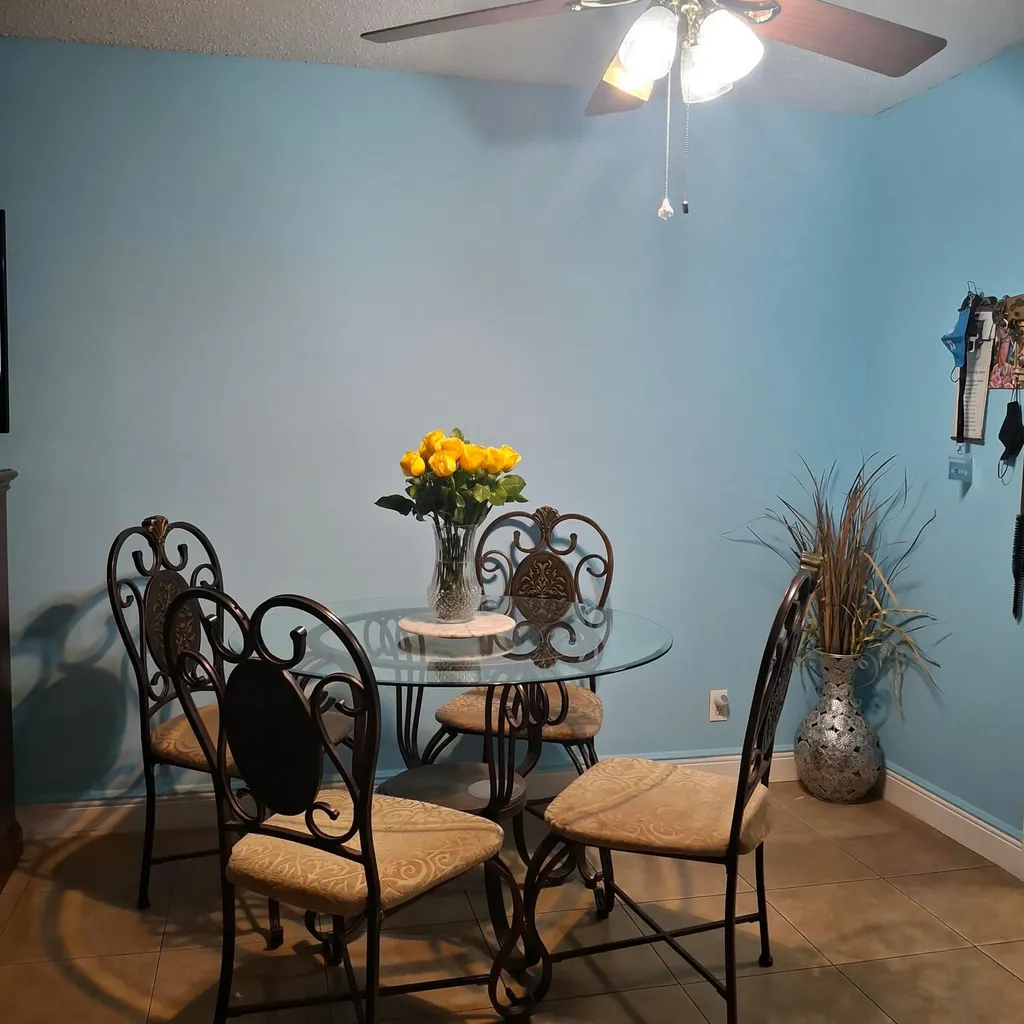2569 Dudley Drive W West Palm Beach FL 33415