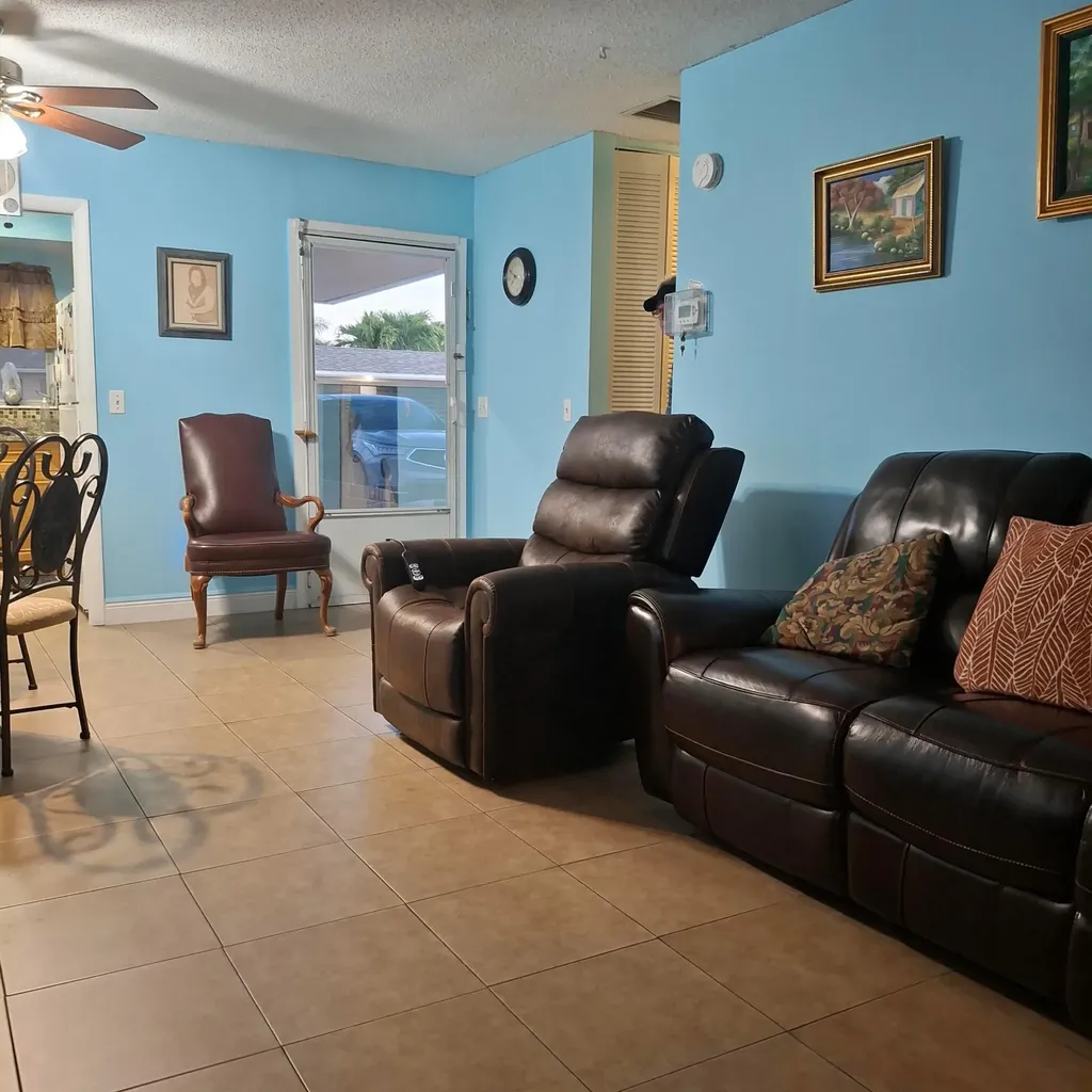 2569 Dudley Drive W West Palm Beach FL 33415