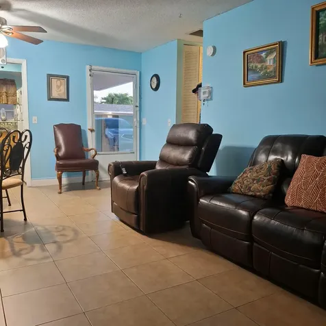 2569 Dudley Drive W West Palm Beach FL 33415