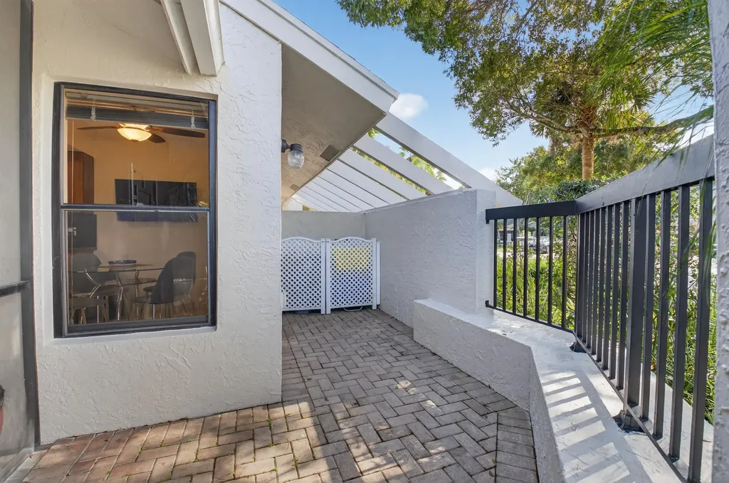 10911 Lake Front Place Boca Raton FL 33498