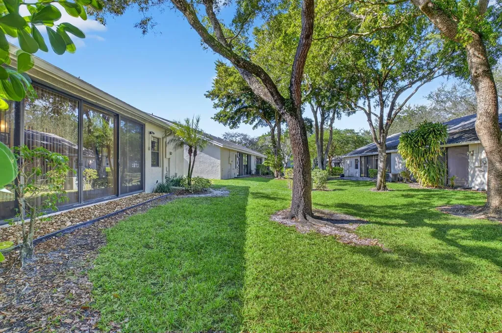 10911 Lake Front Place Boca Raton FL 33498