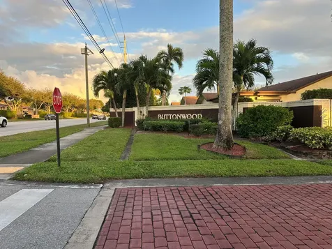6049 Olivewood Circle Greenacres FL 33463