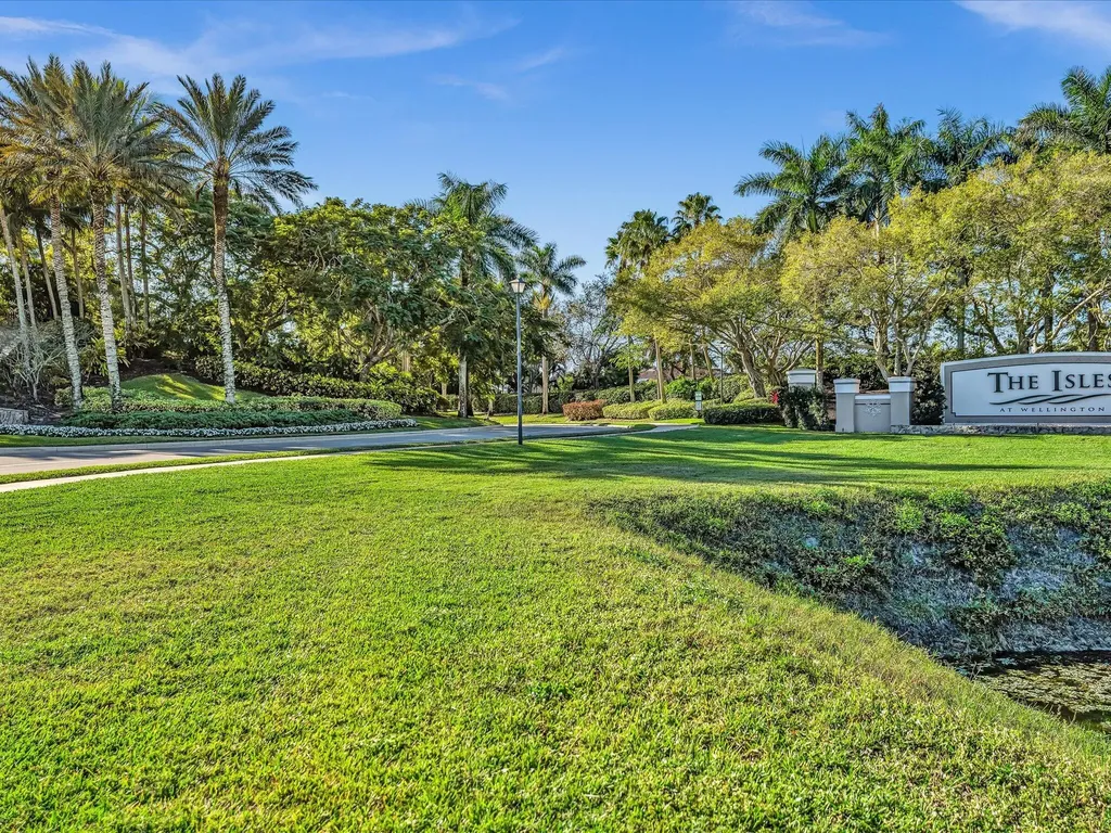 4194 Bluff Harbor Way Wellington FL 33449