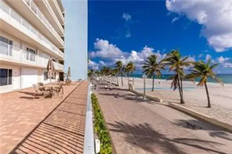 300 Oregon Street Hollywood FL 33019
