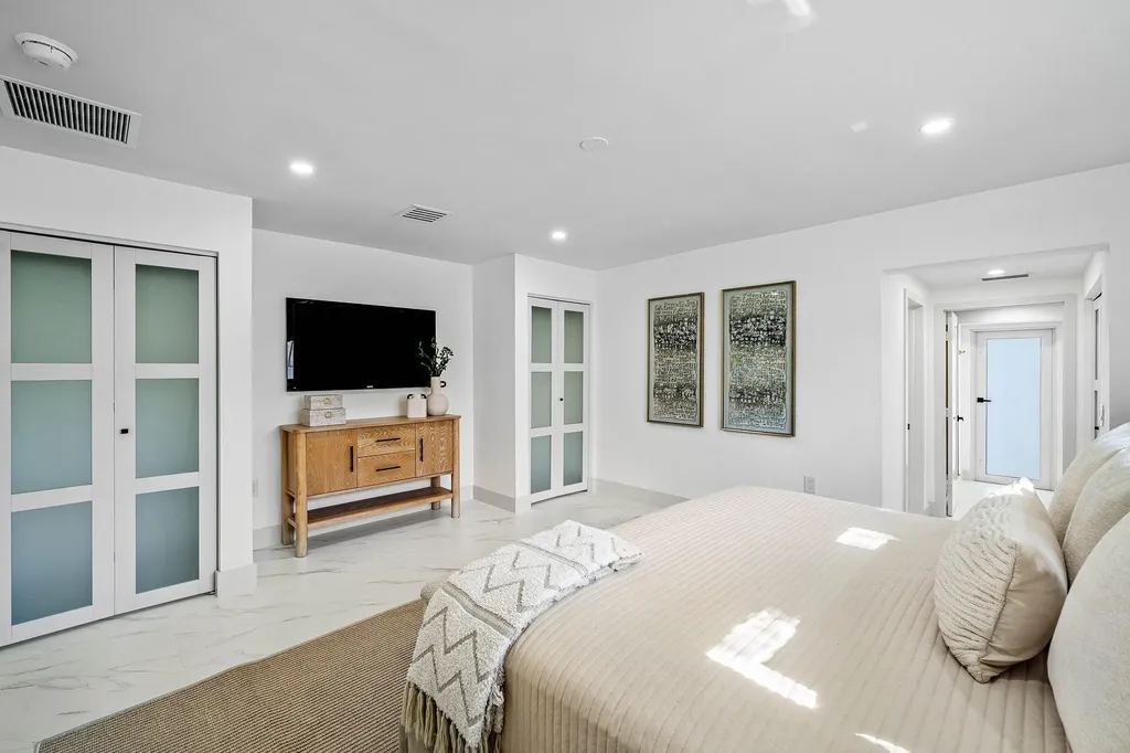 833 SW 5th Street Boca Raton FL 33486