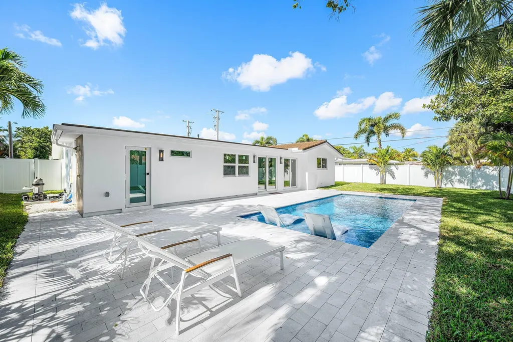 833 SW 5th Street Boca Raton FL 33486
