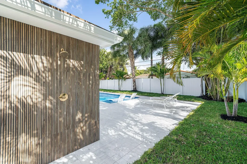 833 SW 5th Street Boca Raton FL 33486