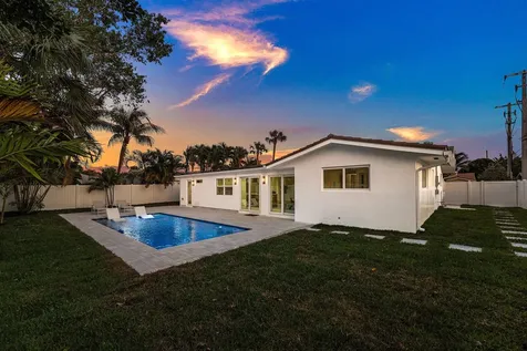 833 SW 5th Street Boca Raton FL 33486