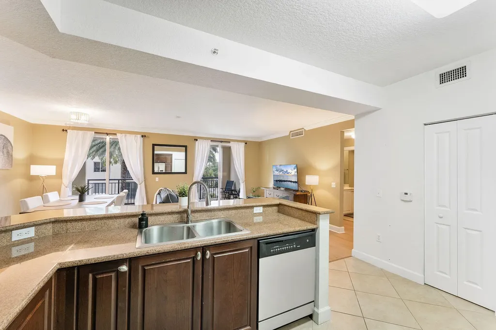 2 Renaissance Way Boynton Beach FL 33426