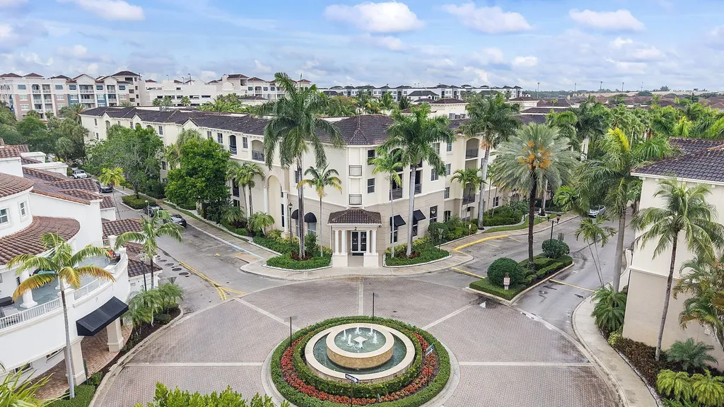 2 Renaissance Way Boynton Beach FL 33426