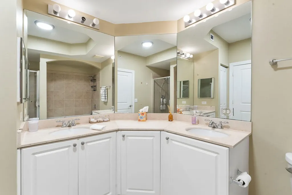 2 Renaissance Way Boynton Beach FL 33426