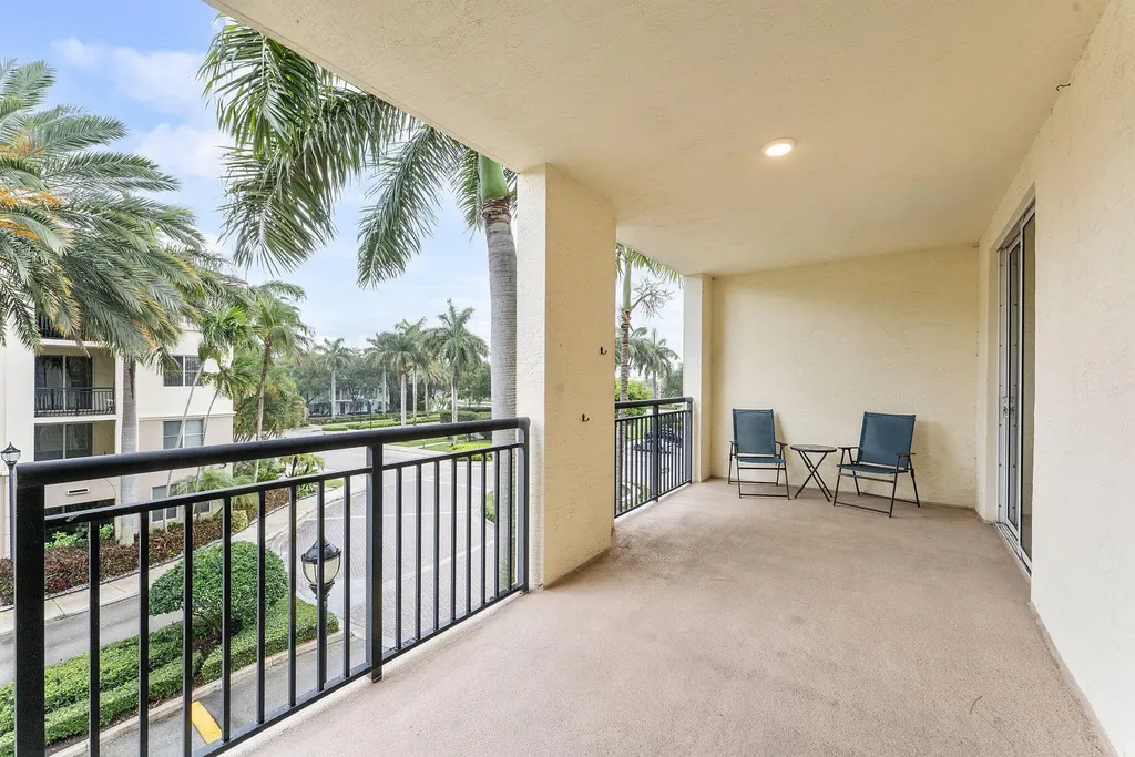 2 Renaissance Way Boynton Beach FL 33426