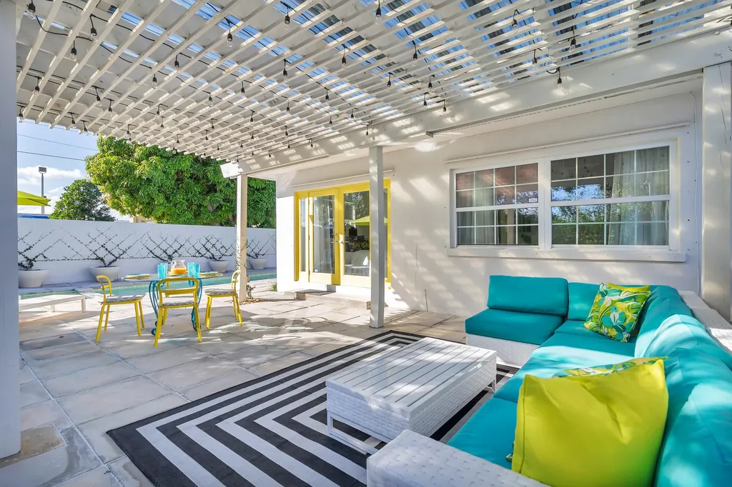 374 Maddock Street West Palm Beach FL 33405