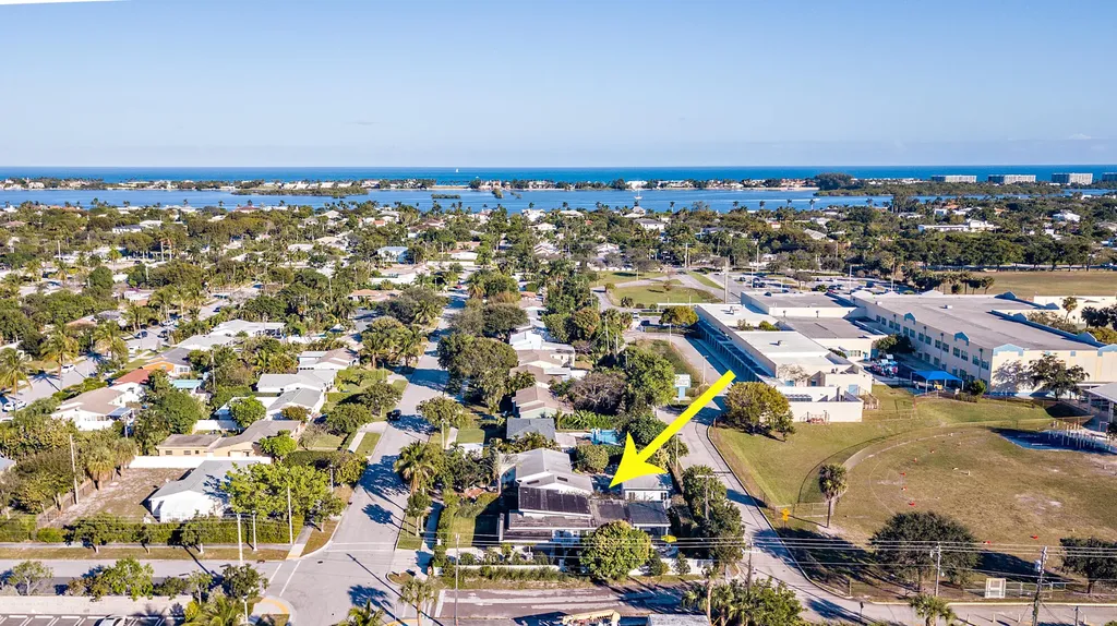 374 Maddock Street West Palm Beach FL 33405