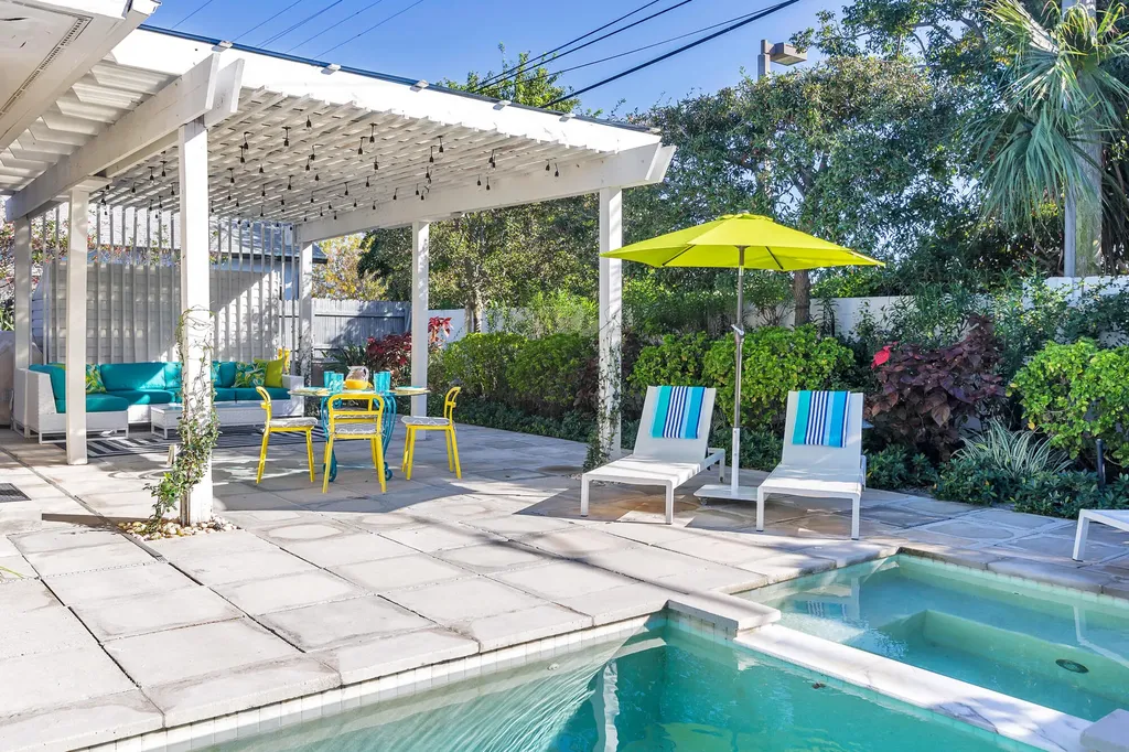 374 Maddock Street West Palm Beach FL 33405