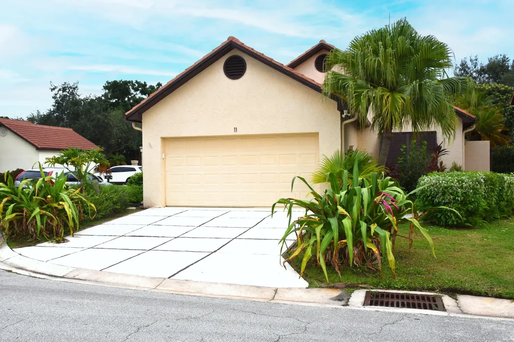 11 N Ironwood Way Way N Palm Beach Gardens FL 33418