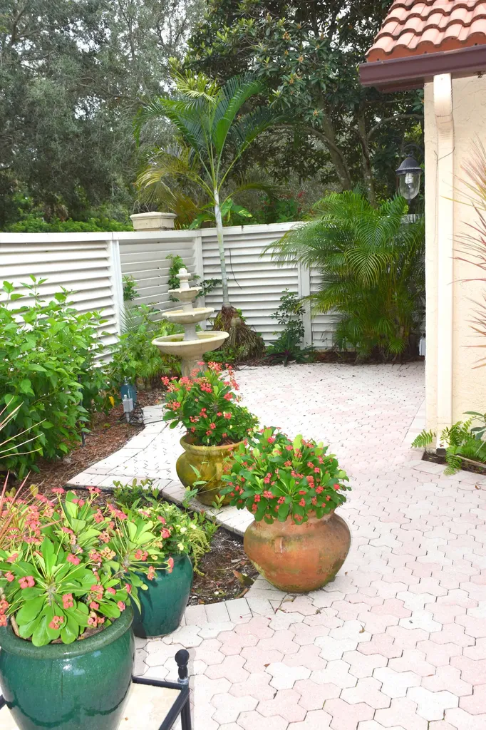 11 N Ironwood Way Way N Palm Beach Gardens FL 33418