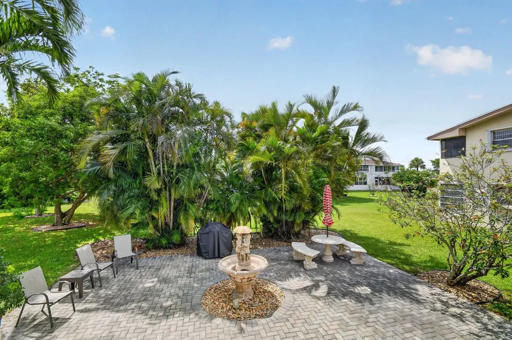 99 Bedford D West Palm Beach FL 33417