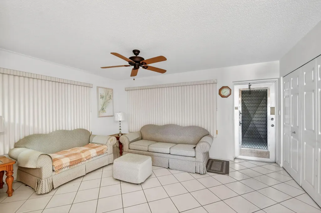 99 Bedford D West Palm Beach FL 33417