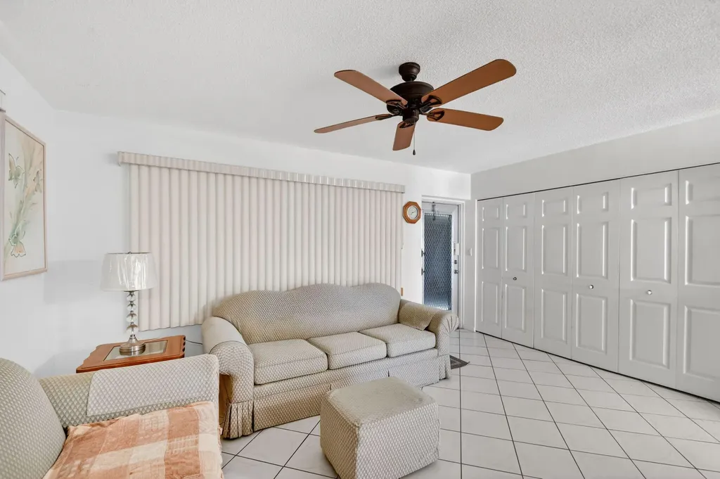 99 Bedford D West Palm Beach FL 33417