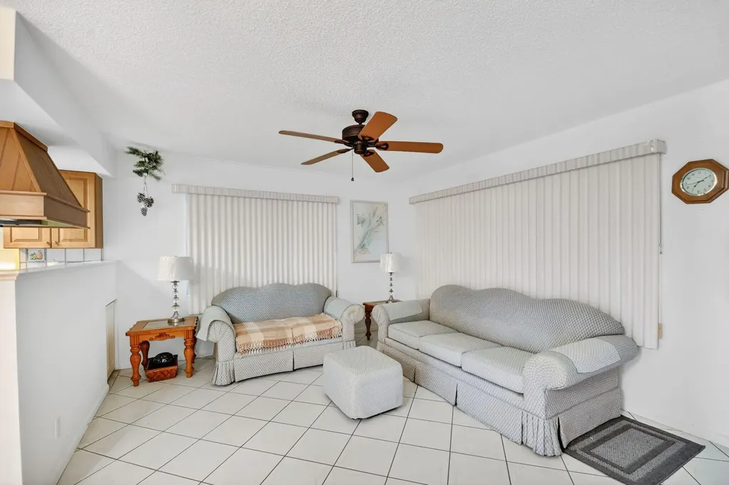 99 Bedford D West Palm Beach FL 33417