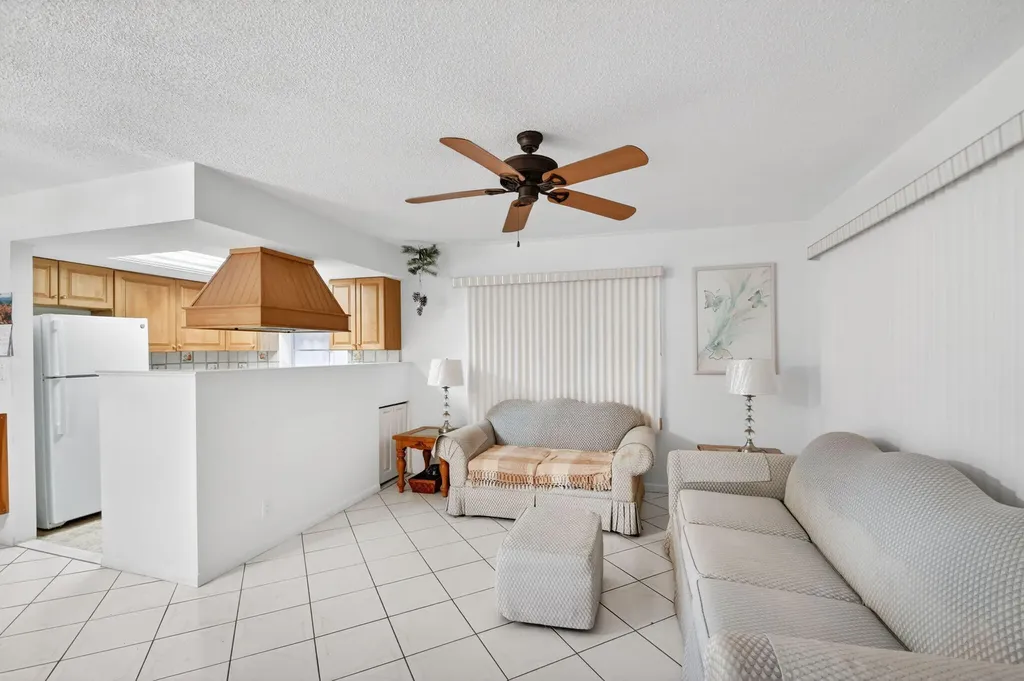 99 Bedford D West Palm Beach FL 33417