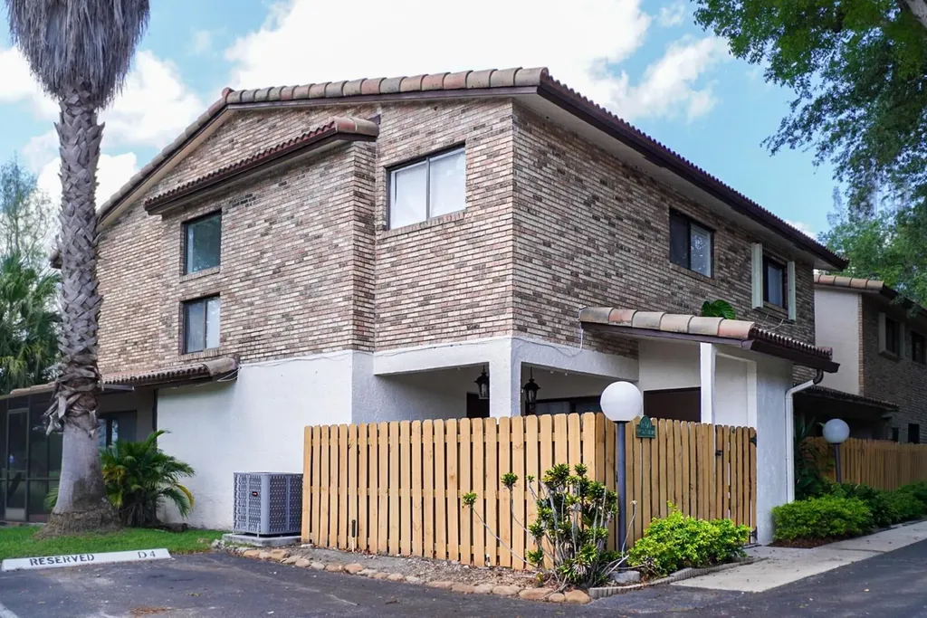 12471 NW 3rd Street Plantation FL 33325