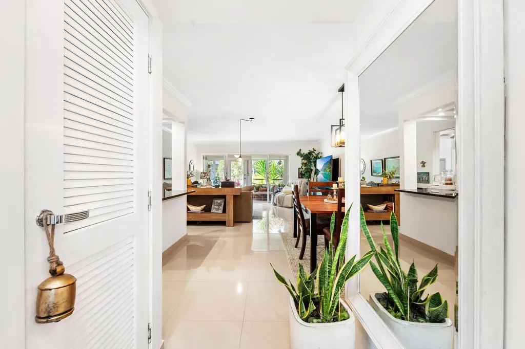 113 Capri C Delray Beach FL 33484