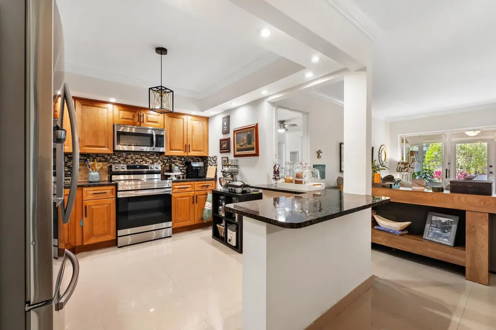 113 Capri C Delray Beach FL 33484