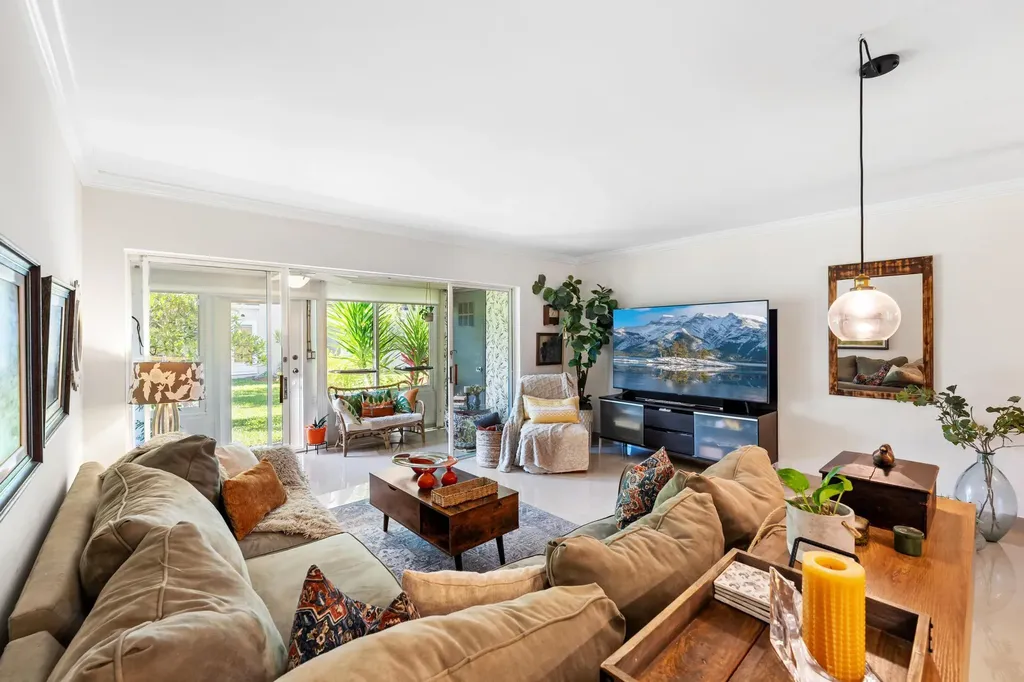 113 Capri C Delray Beach FL 33484