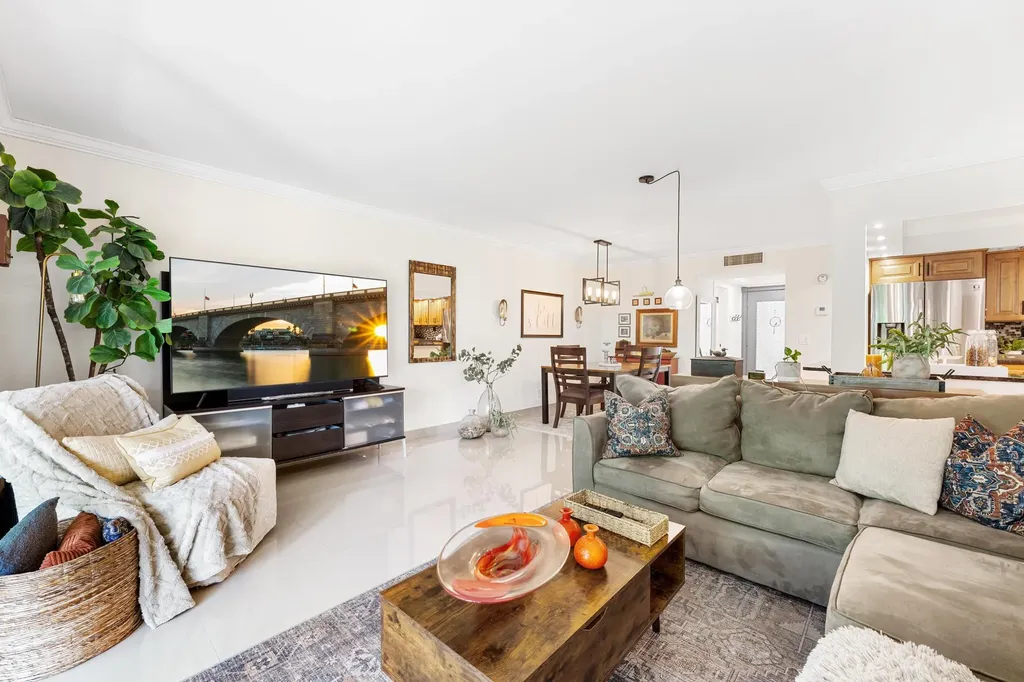 113 Capri C Delray Beach FL 33484