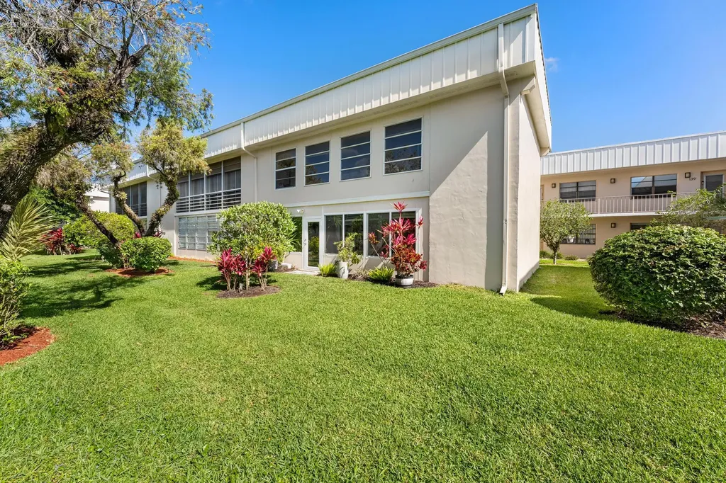 113 Capri C Delray Beach FL 33484