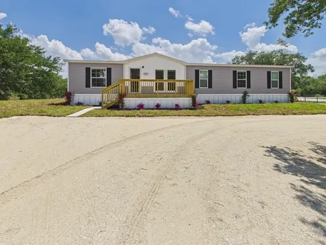 18574 NW 284th Street Okeechobee FL 34972