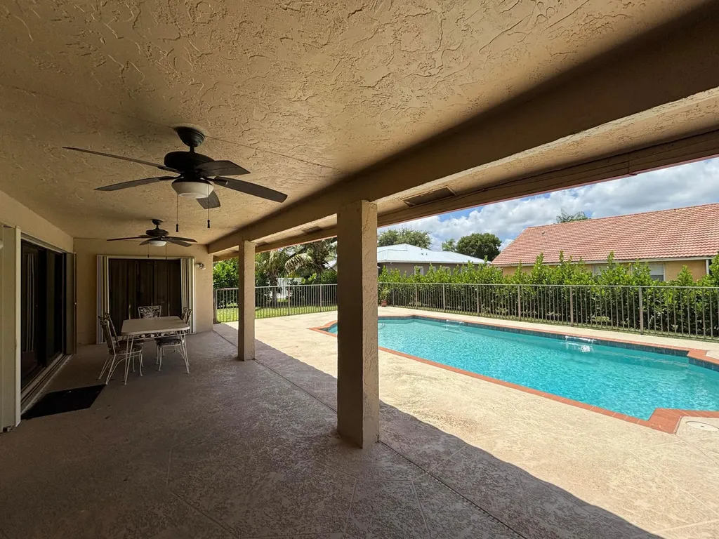 2153 Amesbury Circle Wellington FL 33414