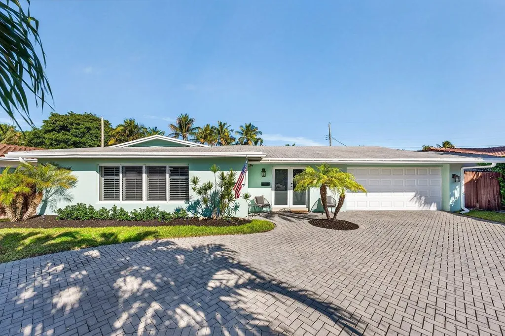 1581 SE 4th Court Deerfield Beach FL 33441