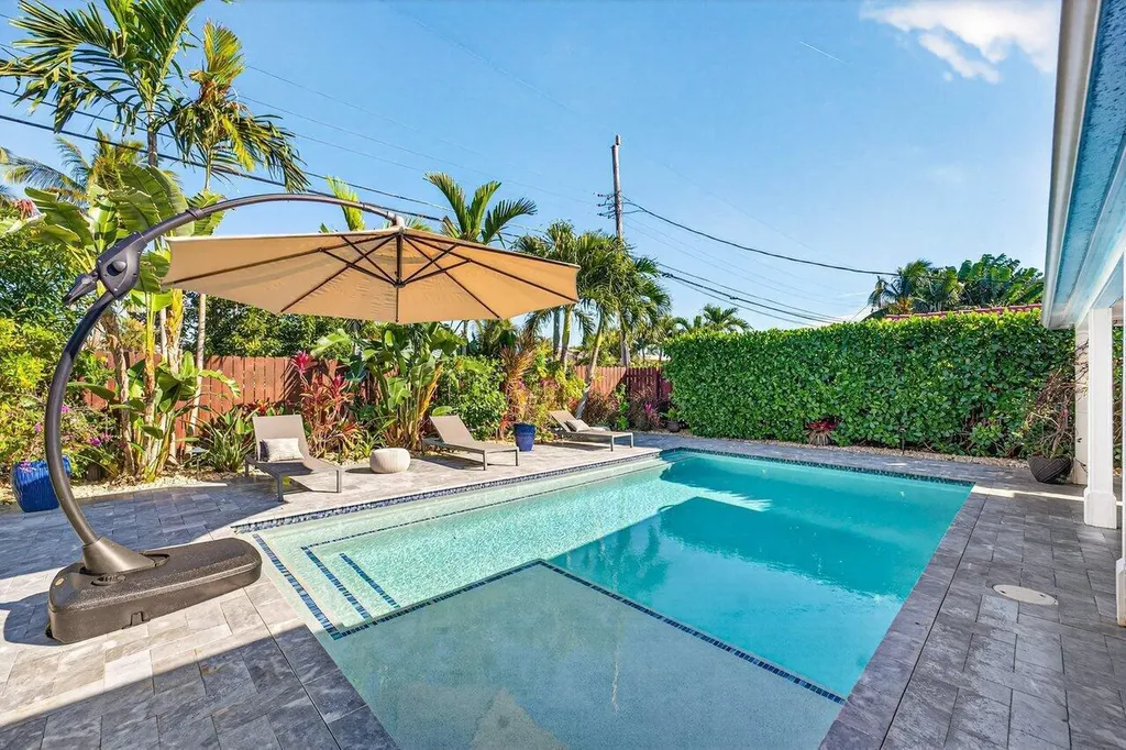 1581 SE 4th Court Deerfield Beach FL 33441