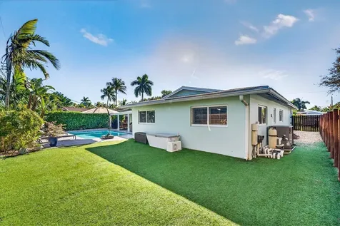 1581 SE 4th Court Deerfield Beach FL 33441