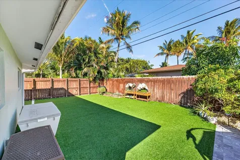 1581 SE 4th Court Deerfield Beach FL 33441