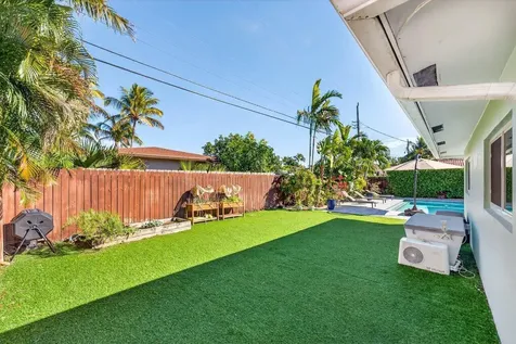 1581 SE 4th Court Deerfield Beach FL 33441