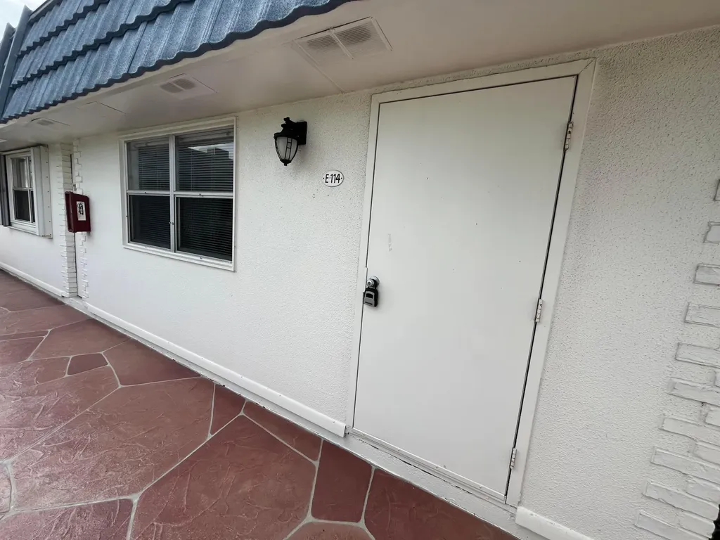 114 Waterford E Delray Beach FL 33446