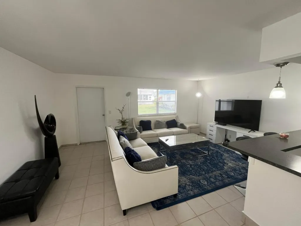 114 Waterford E Delray Beach FL 33446