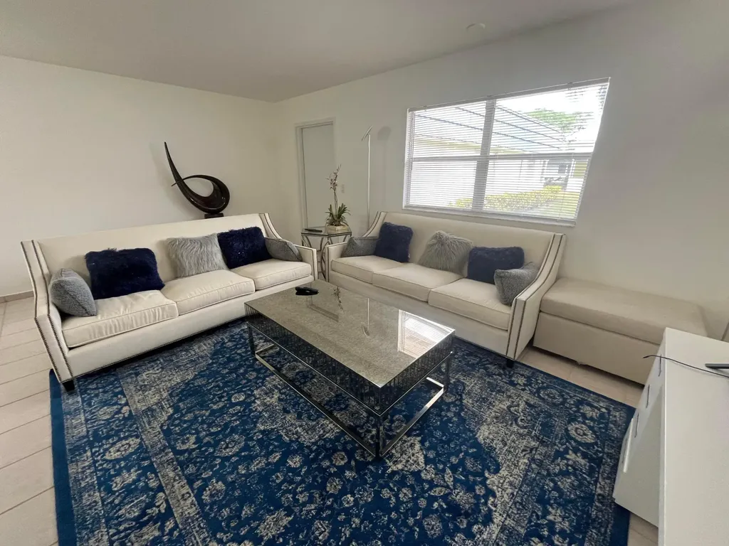 114 Waterford E Delray Beach FL 33446