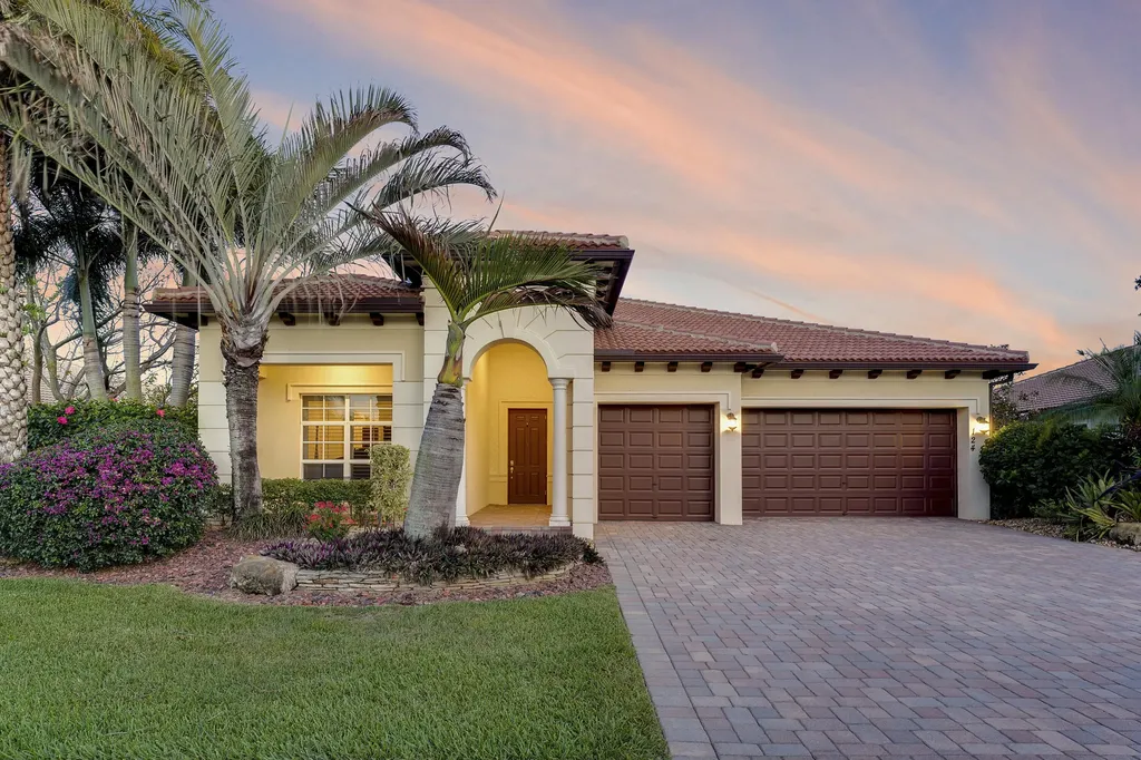 124 Casa Circle Jupiter FL 33458