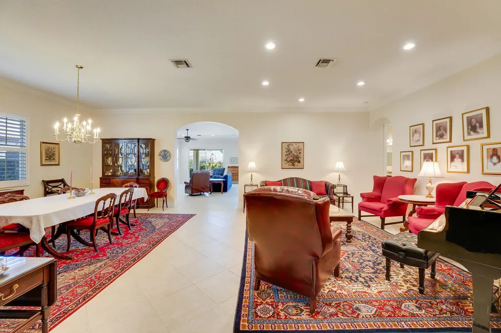 124 Casa Circle Jupiter FL 33458