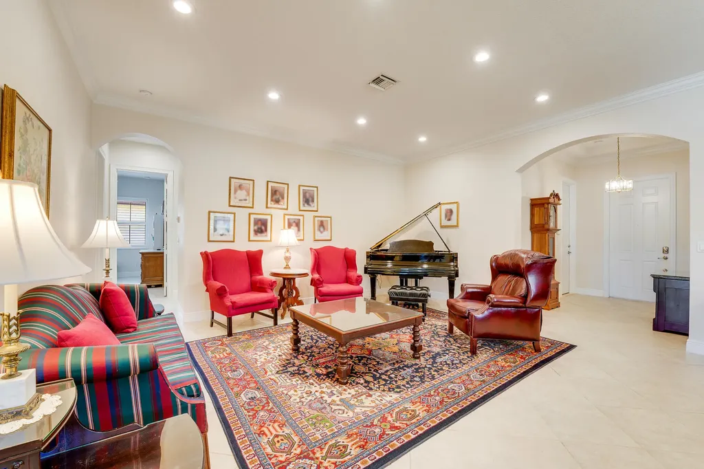 124 Casa Circle Jupiter FL 33458