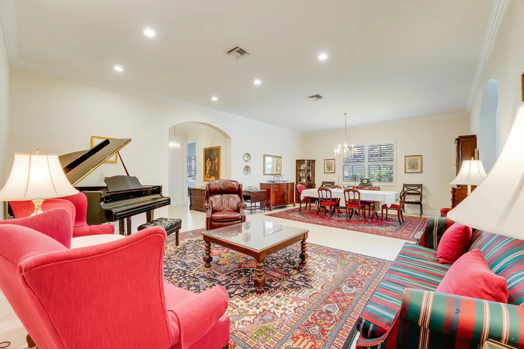 124 Casa Circle Jupiter FL 33458