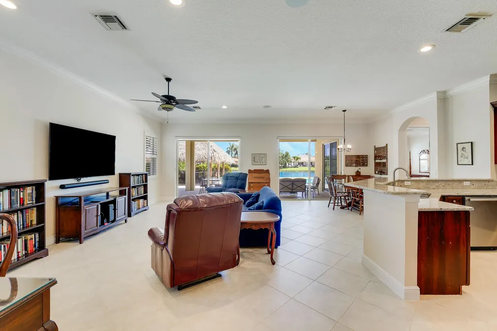 124 Casa Circle Jupiter FL 33458