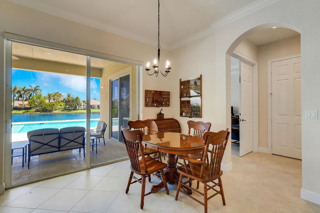 124 Casa Circle Jupiter FL 33458