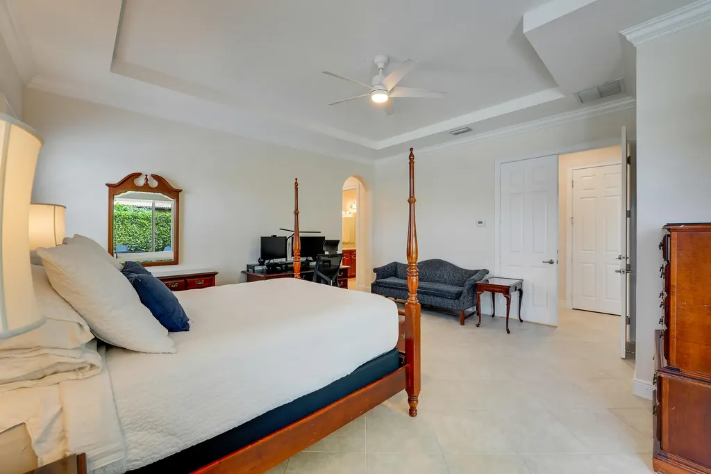124 Casa Circle Jupiter FL 33458