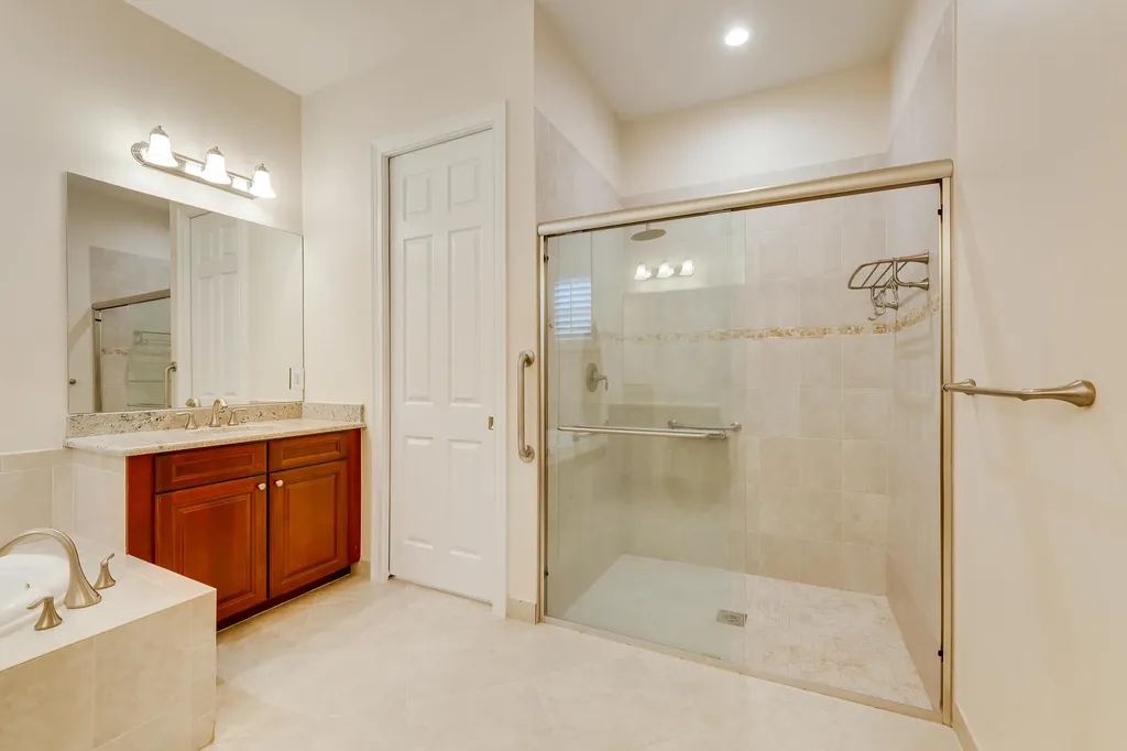124 Casa Circle Jupiter FL 33458